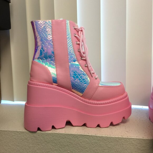 Worn once- Cape Robbin Pink Poison Platforms Boots in Pink/7 - Picture 5 of 12